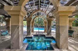 172 Colonnade Club