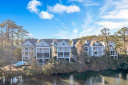 25 Sandcastle Court