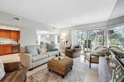 1732 Bluff Villa