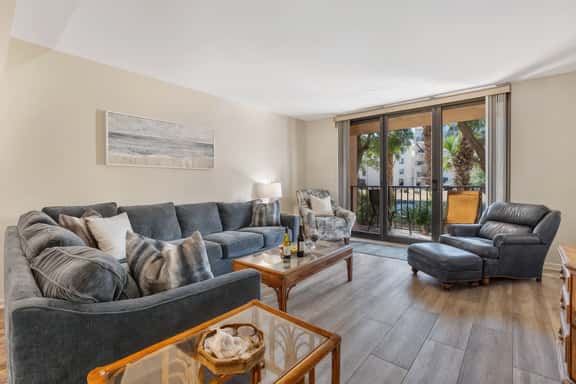 6105 Island Club - Image 1