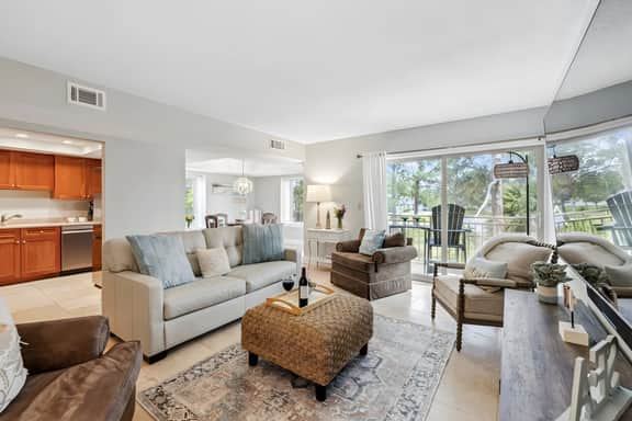 1732 Bluff Villa