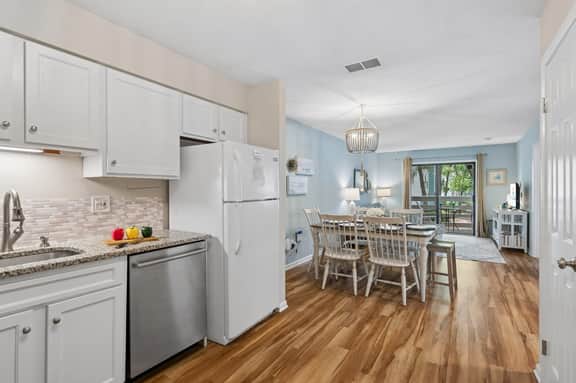 10 E Fiddler's Cove