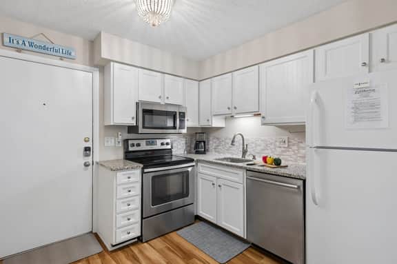 10 E Fiddler's Cove