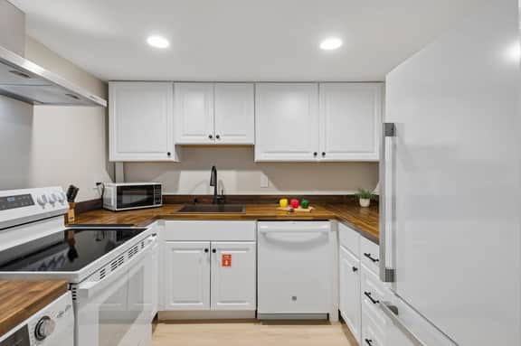 1661 Bluff Villa