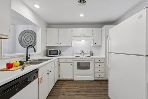763 Queens Grant - Image 4