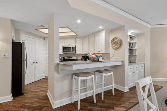 2315 Windsor Place - Image 4
